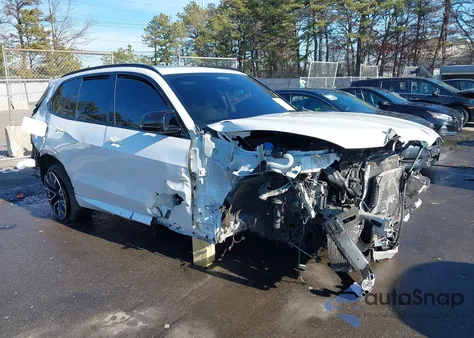 2022 BMW X5 M z USA, uszkodzony, nr VIN 5YMJU0C07N9M18232